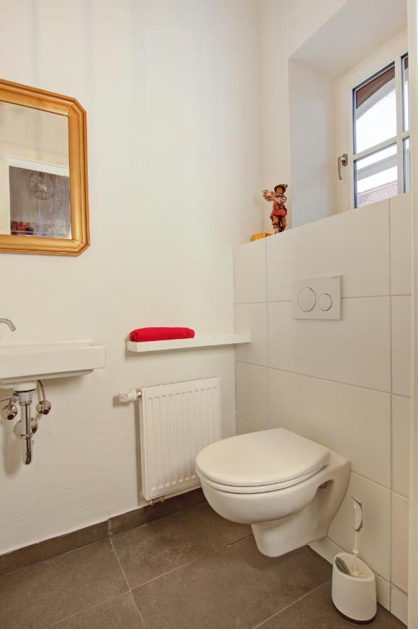 Ferienwohnung Am Alten Rathaus นอยชตัดท์ อัน แดร์ ไวน์ชตราเซอ ภายนอก รูปภาพ